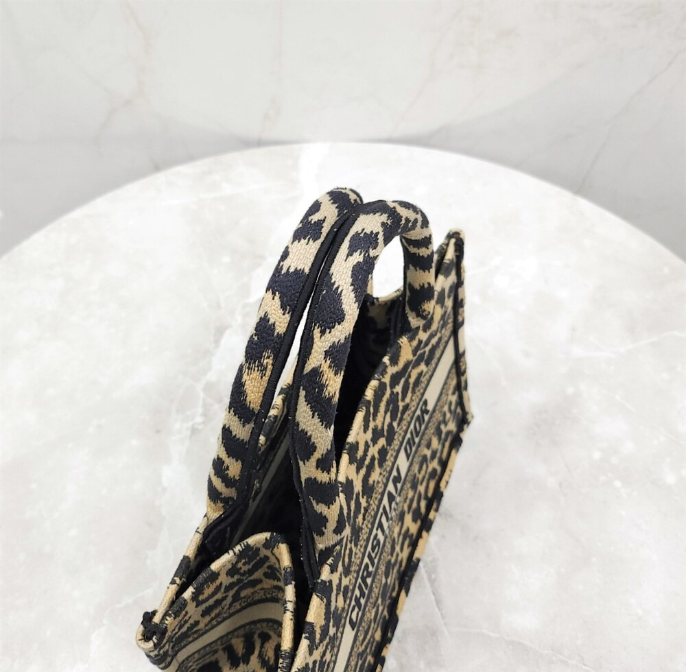 [럭스유] 디올 레오파드 스몰 북토트 백 M1265ZRHM