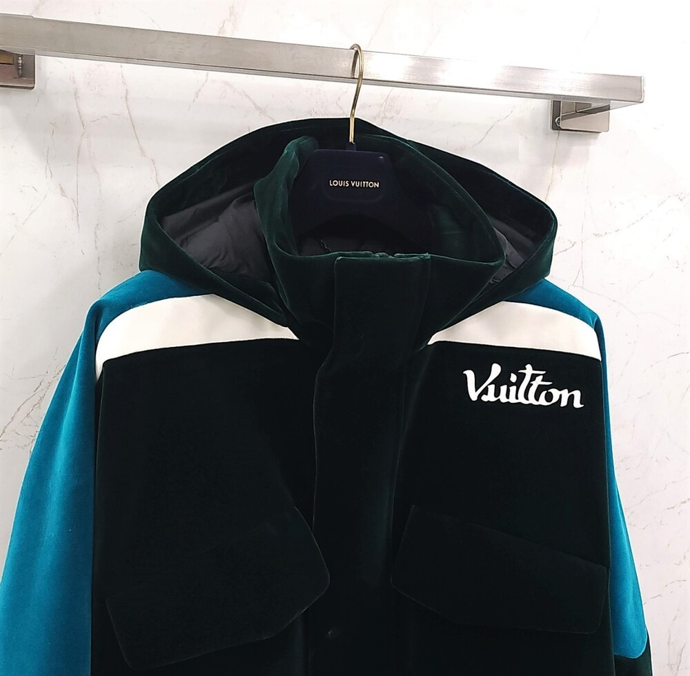 [럭스유] 48 / 루이비통 테크니컬 테이프 벨루어 윈드브레이커 자켓