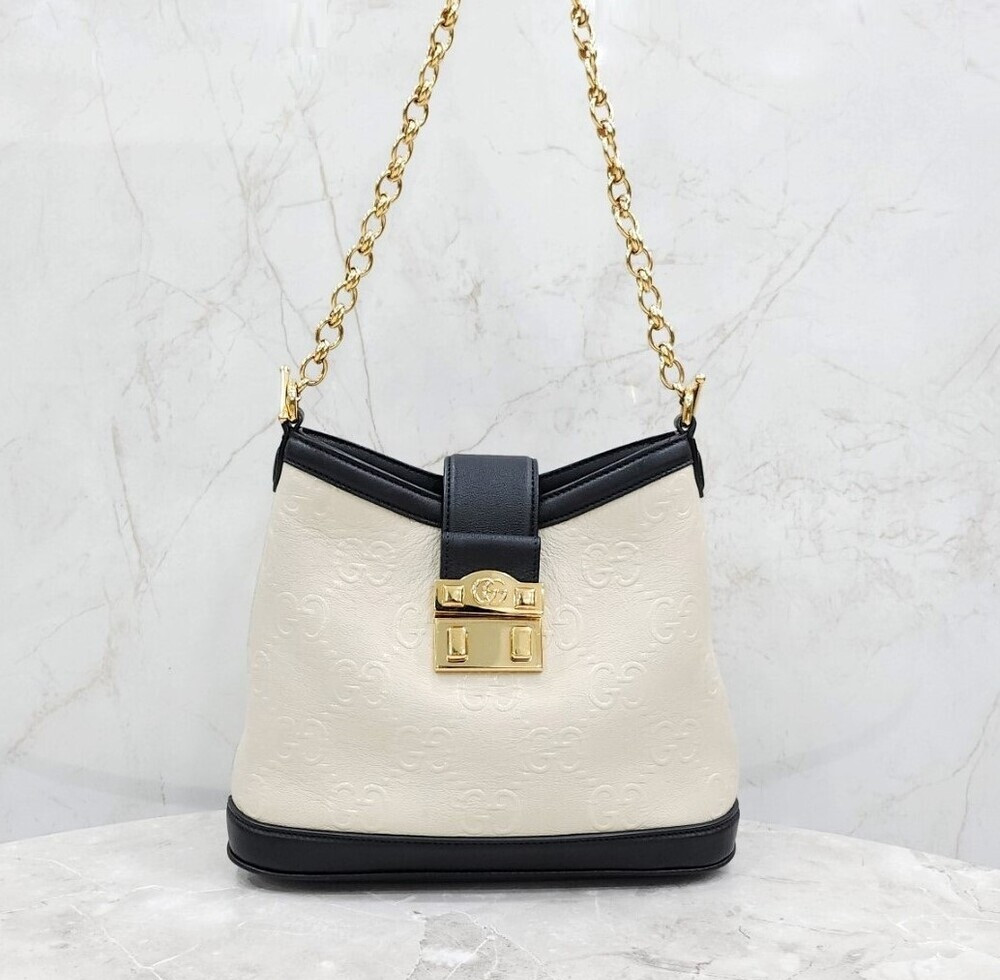 [럭스유] 구찌 GG 엠보스 스몰 레더 버킷 숄더백 675788