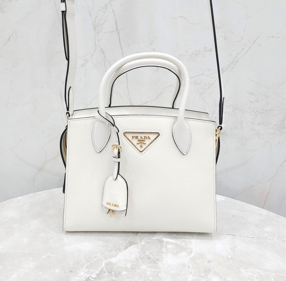 [럭스유] (새상품) 프라다 크리스틴 사피아노 탑핸들 백 1BA372
