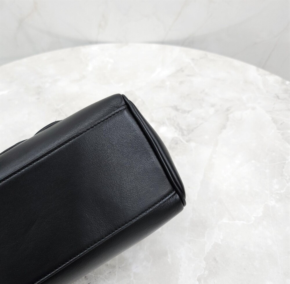 [럭스유] 셀린느 퀴르 트리옹프 스몰 보스턴 113773DU3