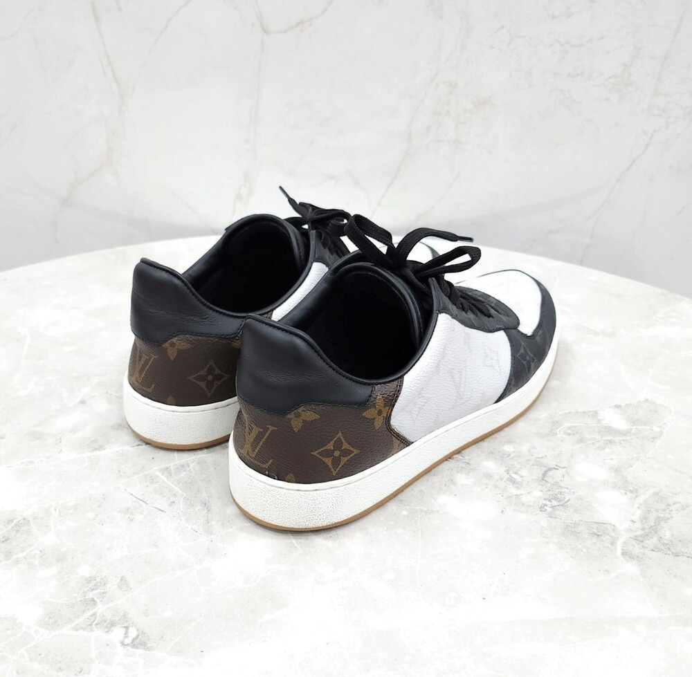 [럭스유] 7.5 / 루이비통 모노그램 리볼리 스니커즈 1A8WG8