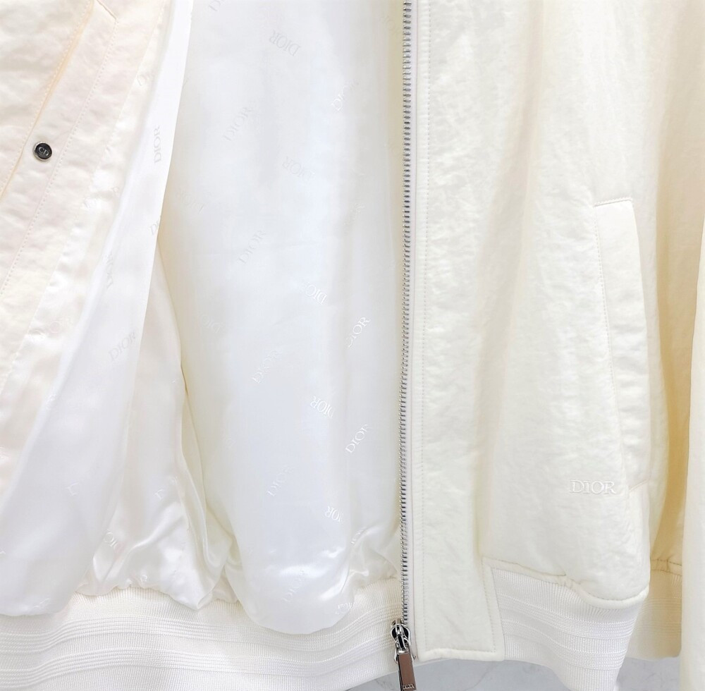 [럭스유] 50 / 디올 X 캑터스 잭 자수 로고 봄버 자켓