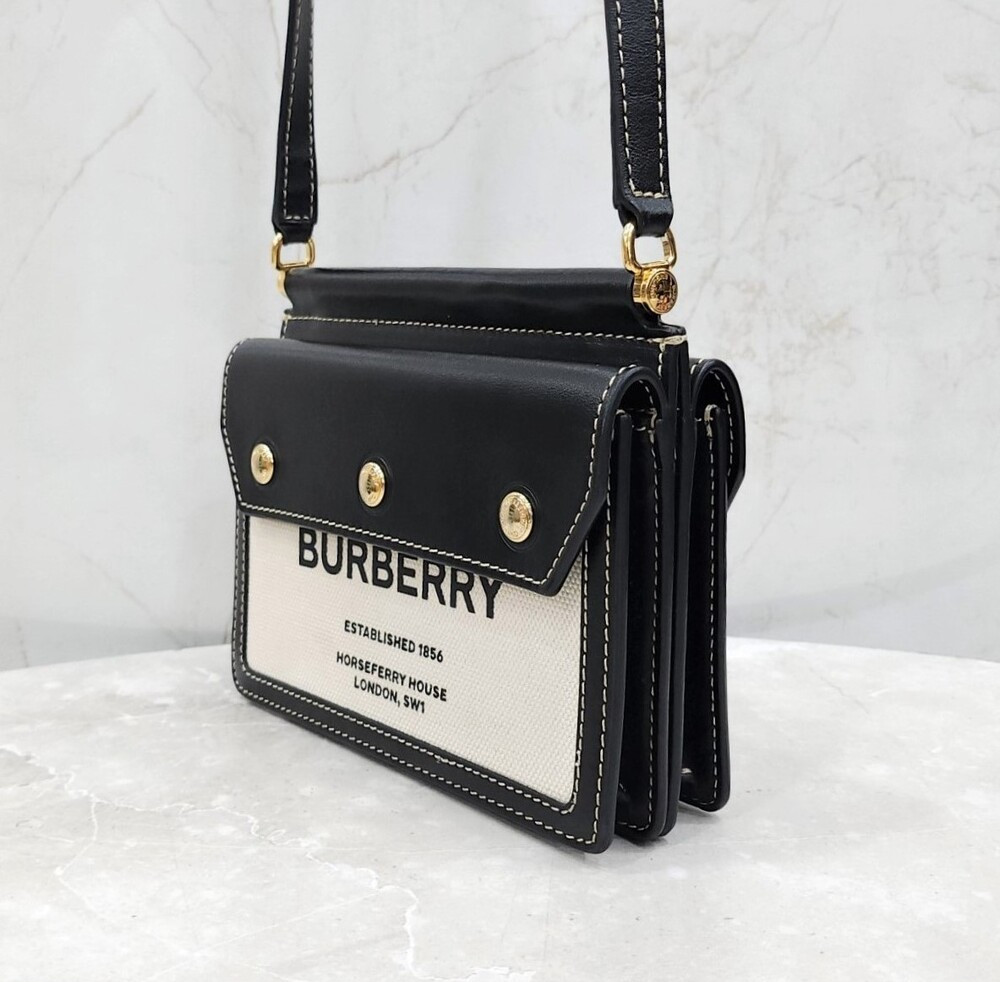 [럭스유] 버버리 미니 포켓 호스페리 타이틀백 8031901