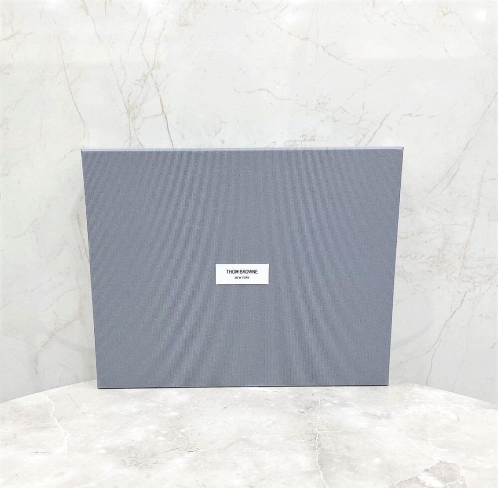 [럭스유] (새상품) 톰브라운 4바 패딩 머플러