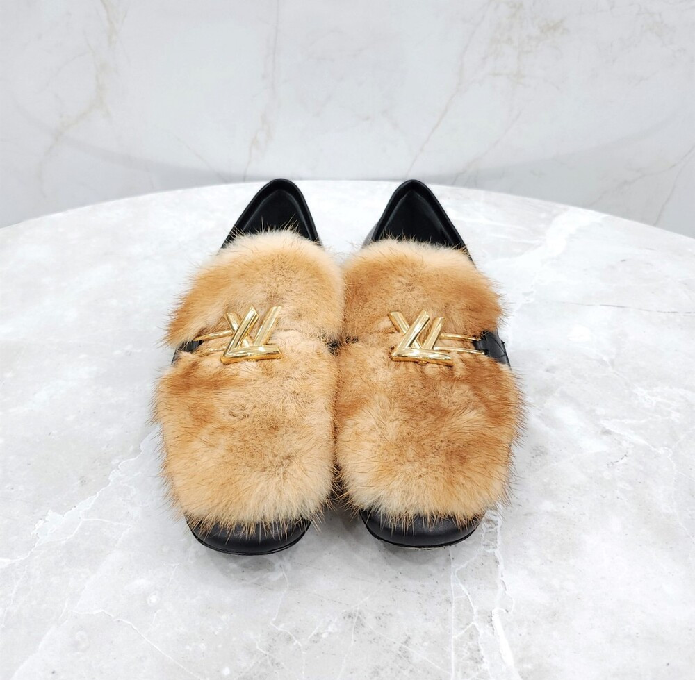 [럭스유] 36.5 / 루이비통 LV 메탈로고 밍크 어퍼케이스 로퍼