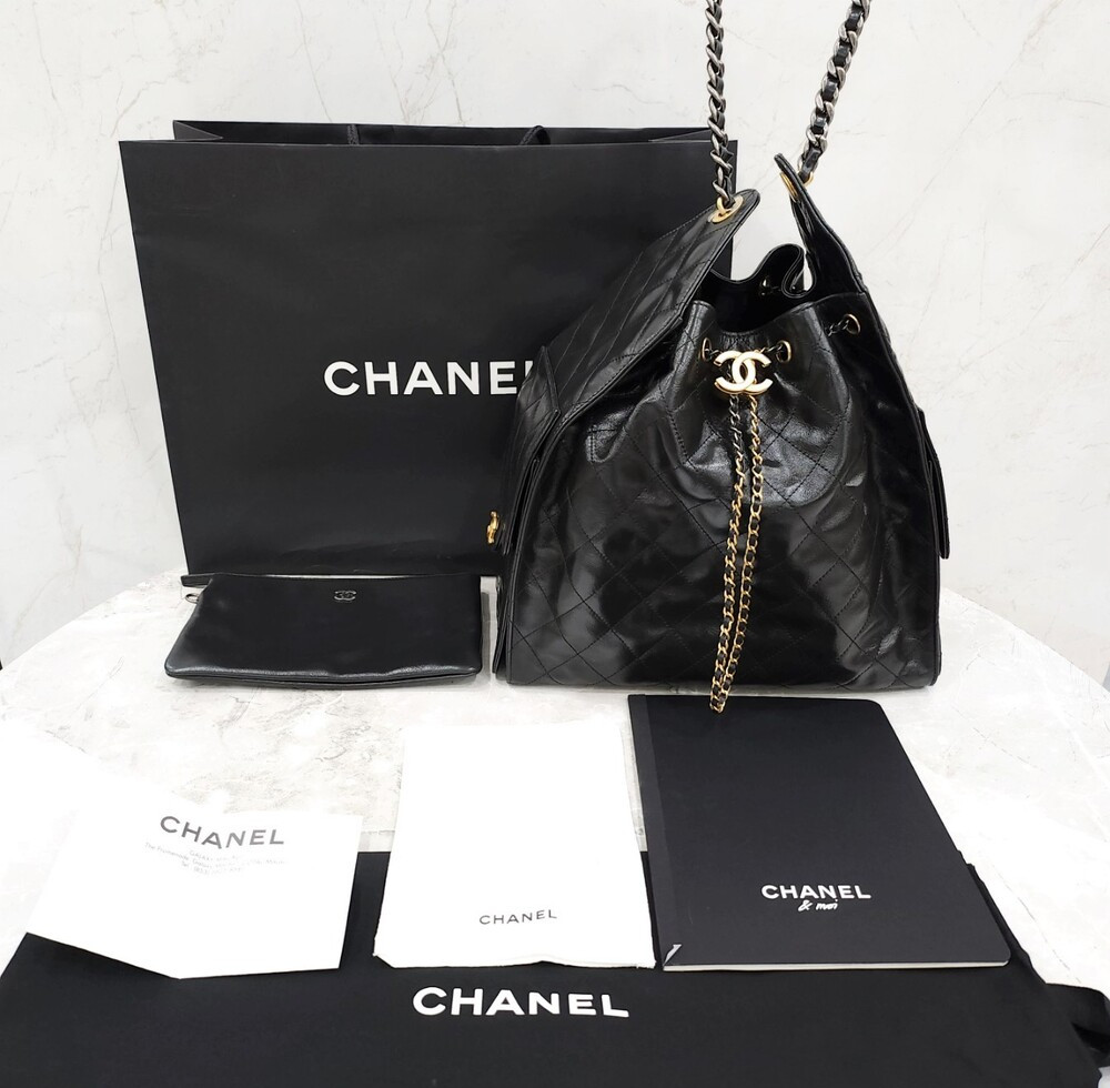 [럭스유] (새상품) 샤넬 25 호보백 미듐 블랙 금장 AS5311