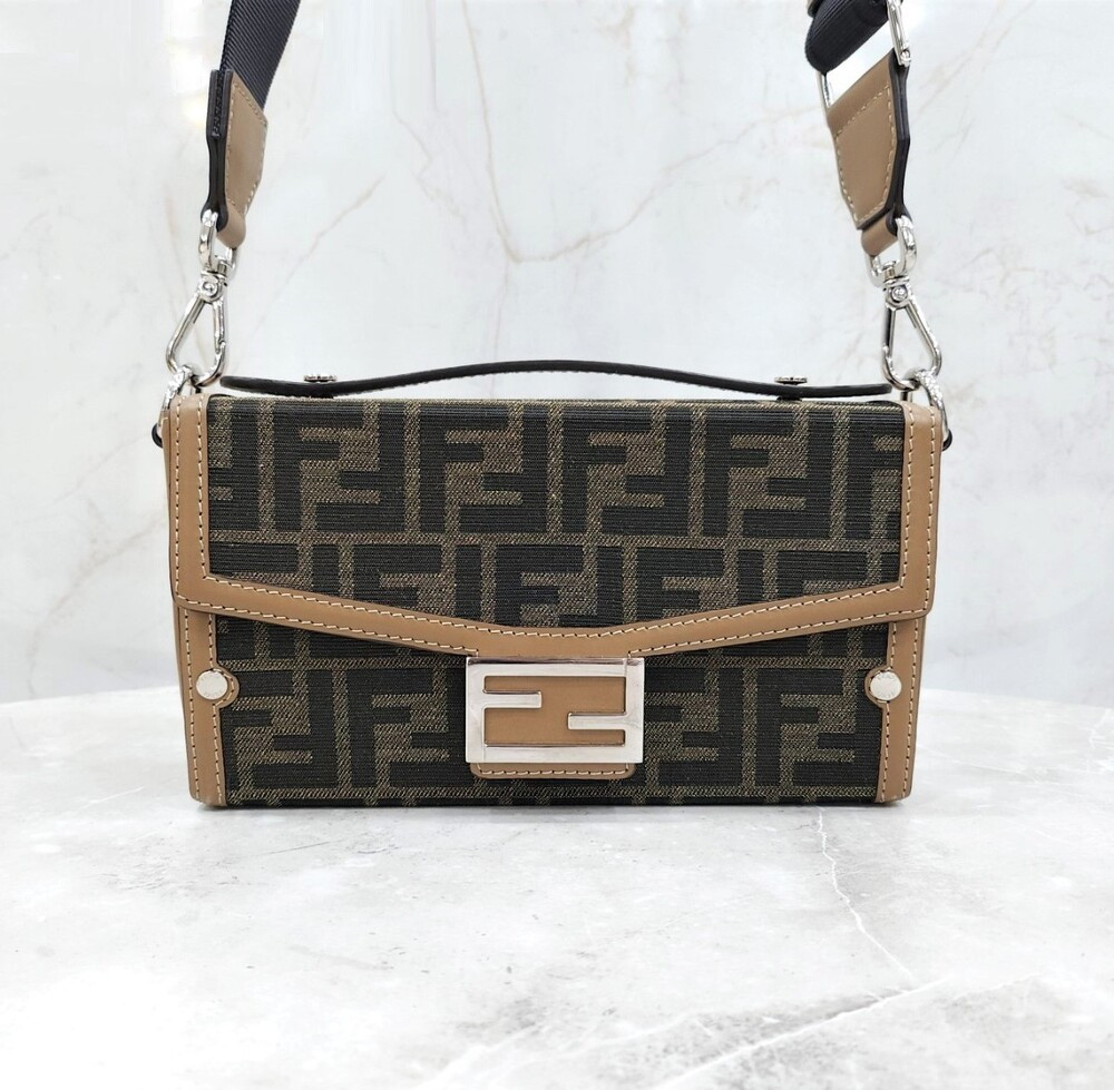 [럭스유] 펜디 FF 바게트 소프트 트렁크백 7VA565