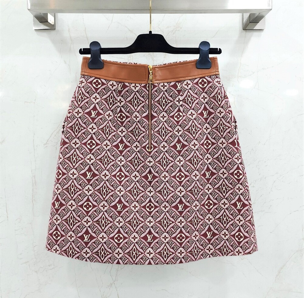 [럭스유] 36 / 루이비통 Since 1854 메탈릭 버클 모노그램 스커트