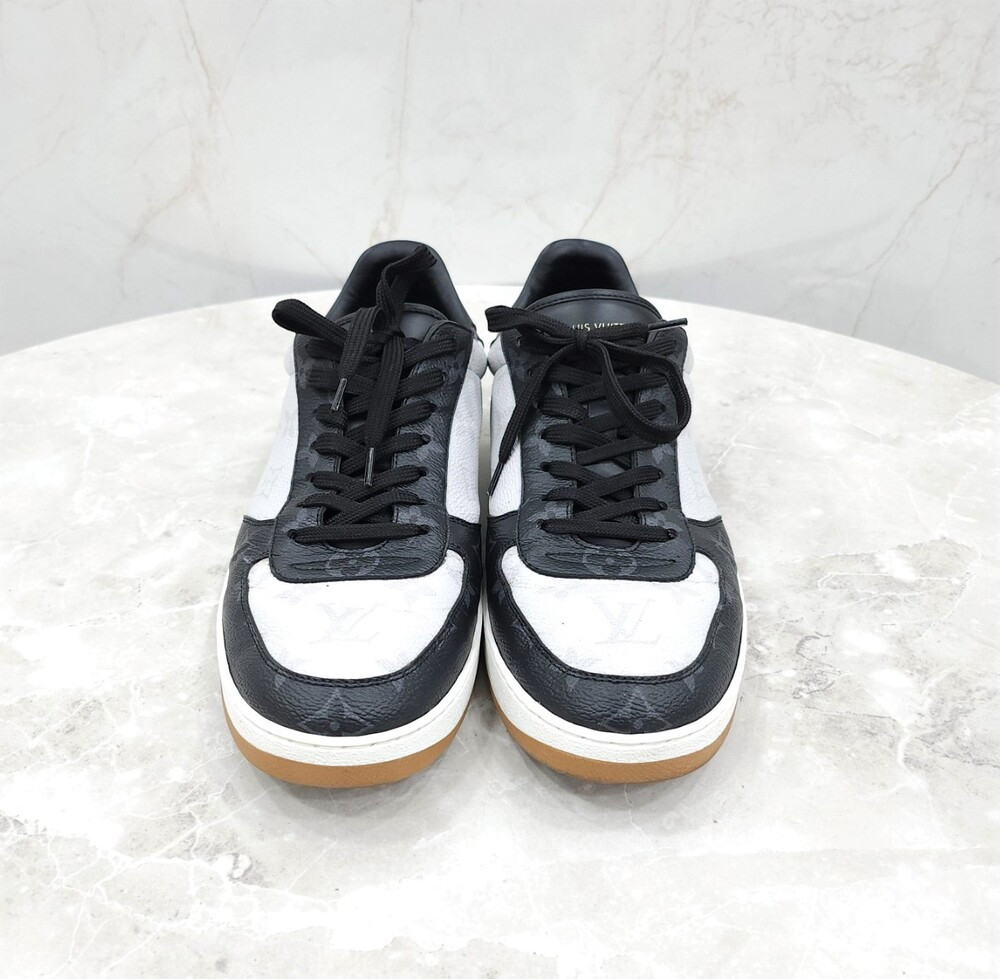 [럭스유] 7.5 / 루이비통 모노그램 리볼리 스니커즈 1A8WG8