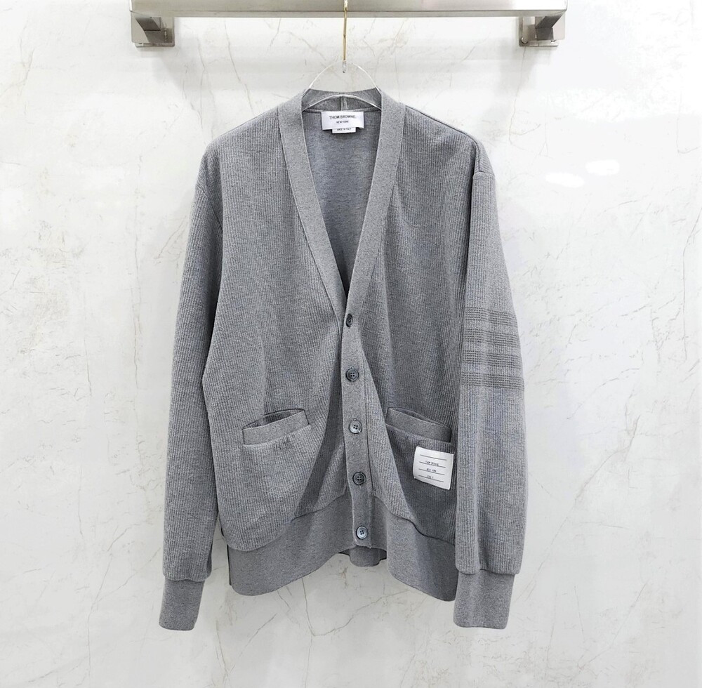 [럭스유] 3 / 톰브라운 4바 브이넥 코튼 가디건 MJT513A