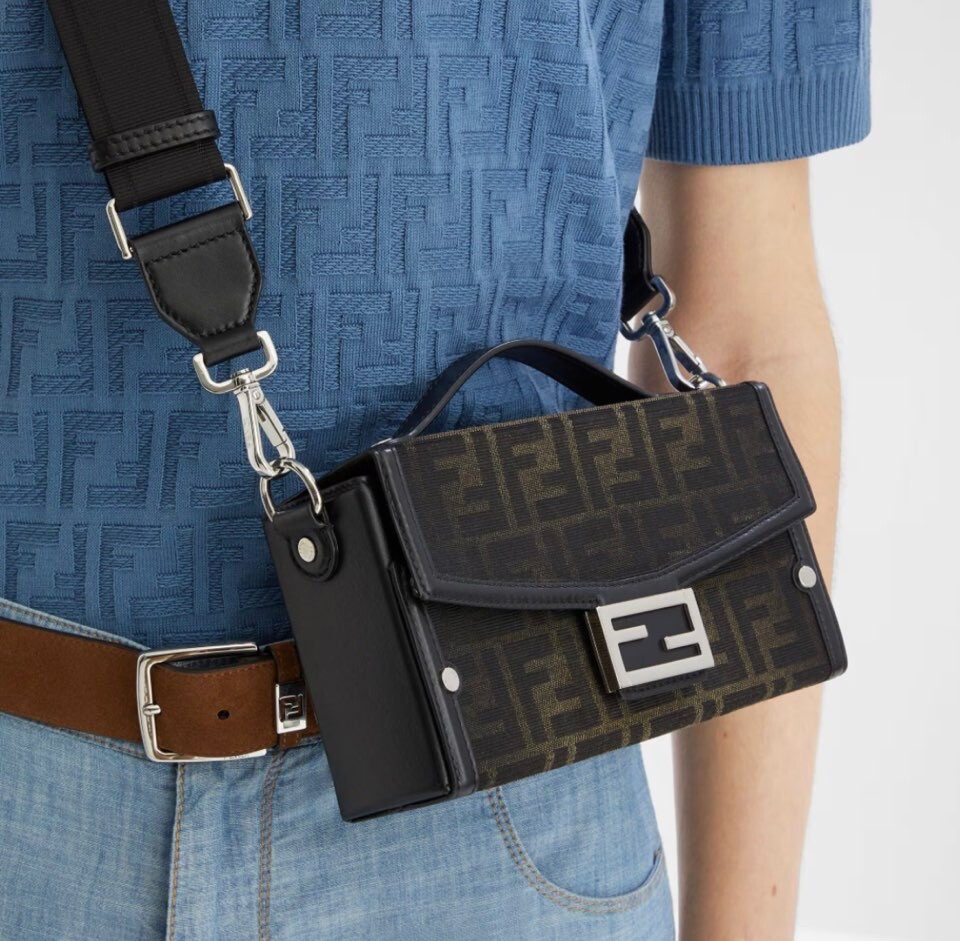 [럭스유] 펜디 FF 소프트 트렁크 바게트 크로스백 7VA565