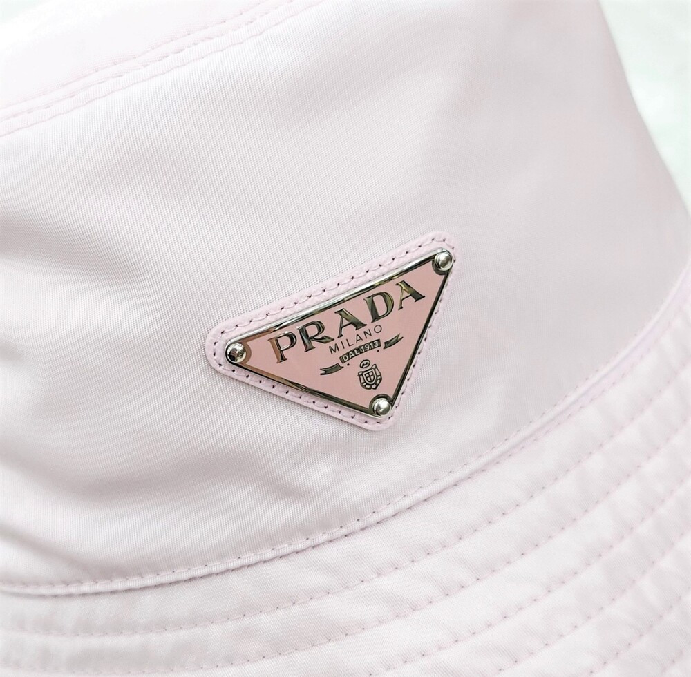 [럭스유] (새상품) 프라다 핑크 리나일론 메탈로고 버킷햇 M 1HC137