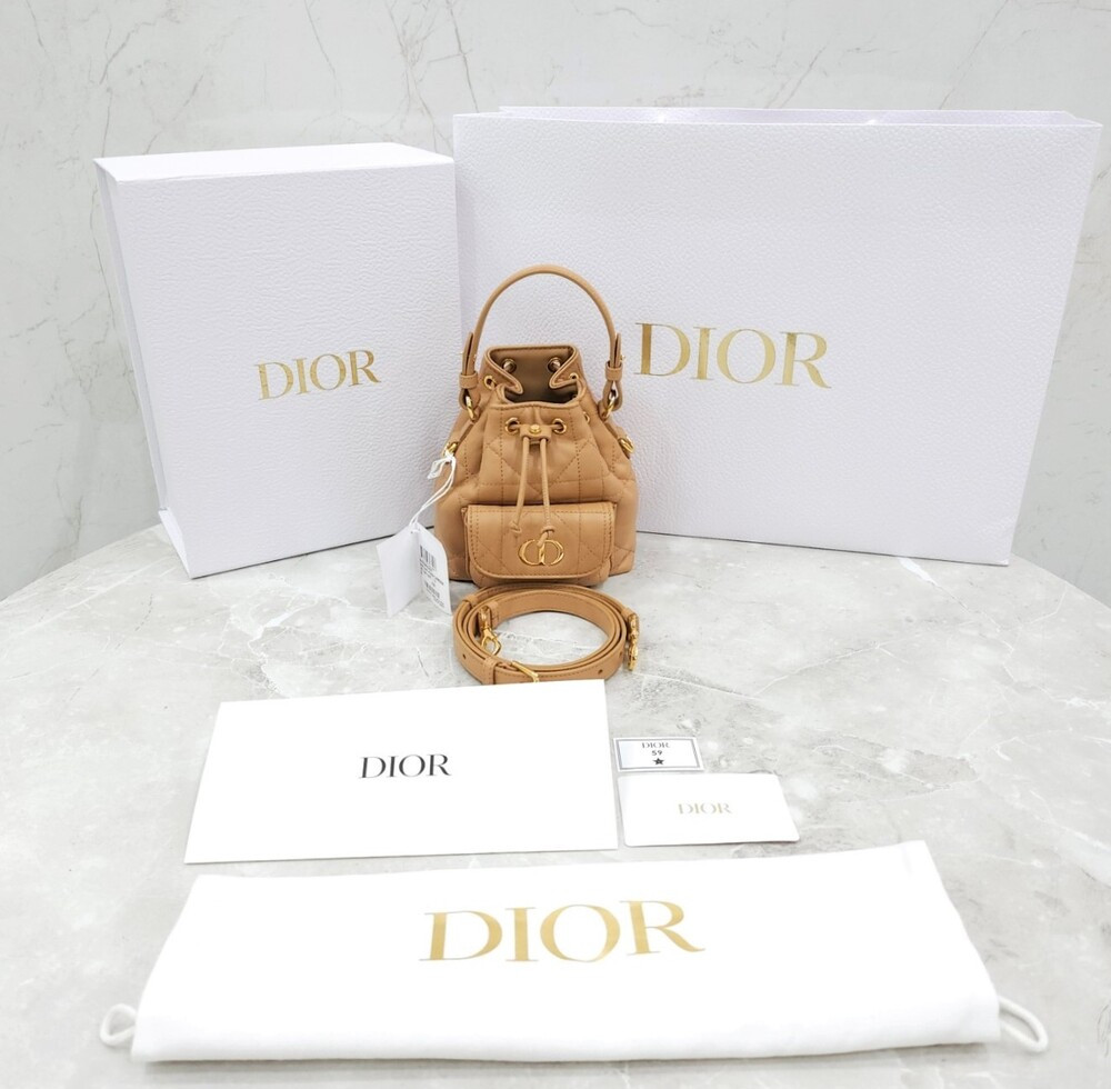 [럭스유] (새상품) 디올 카로 나노 버킷백 라이트골드 매크로 까나쥬 S5250UNOZ