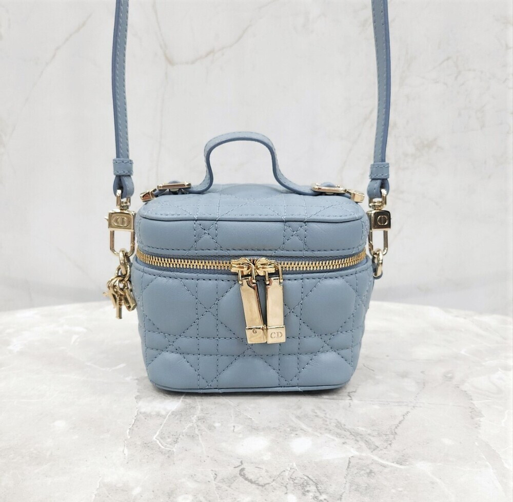 [럭스유] (새상품) 디올 까나쥬 레이디 마이크로 베니티 백 S0935ONMJ_M18B