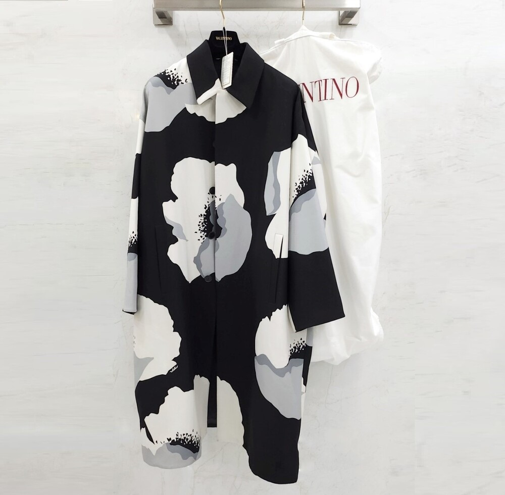 [럭스유] (새상품) 50 / 발렌티노 플라워 롱 코트 4V0CAI10A2P