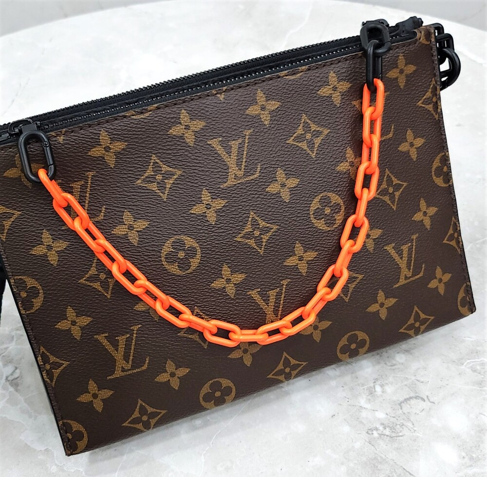 [럭스유] 루이비통 한정판 블랙 토뤼옹 버질아블로 인더루프 크로스백 M59681