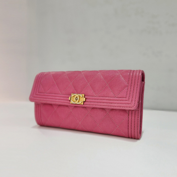 샤넬 보이 캐비어 금장 장지갑 27번대 A80286