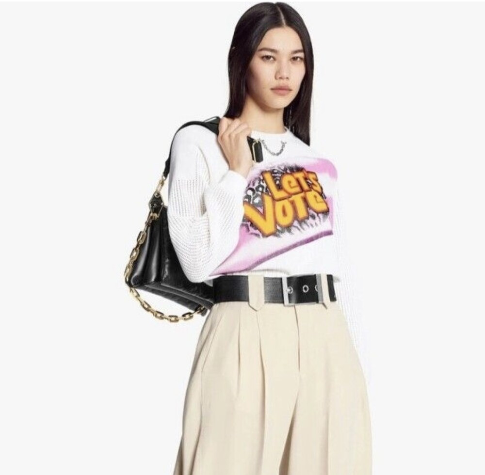 [럭스유] (새상품) S / 루이비통 한정판 레트로 슬로건 풀오버 니트