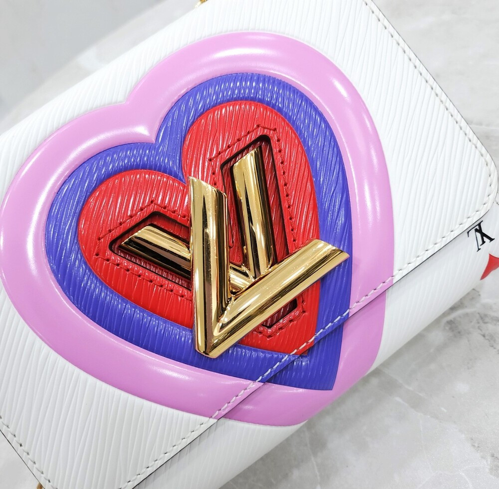 [럭스유] 루이비통 LV 게임온 트위스트 에피 체인 숄더백 M57460