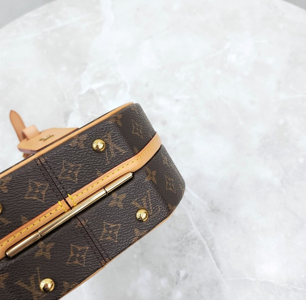 [럭스유] 루이비통 쁘띠뜨 부아뜨 샤포 크로스백 M43514