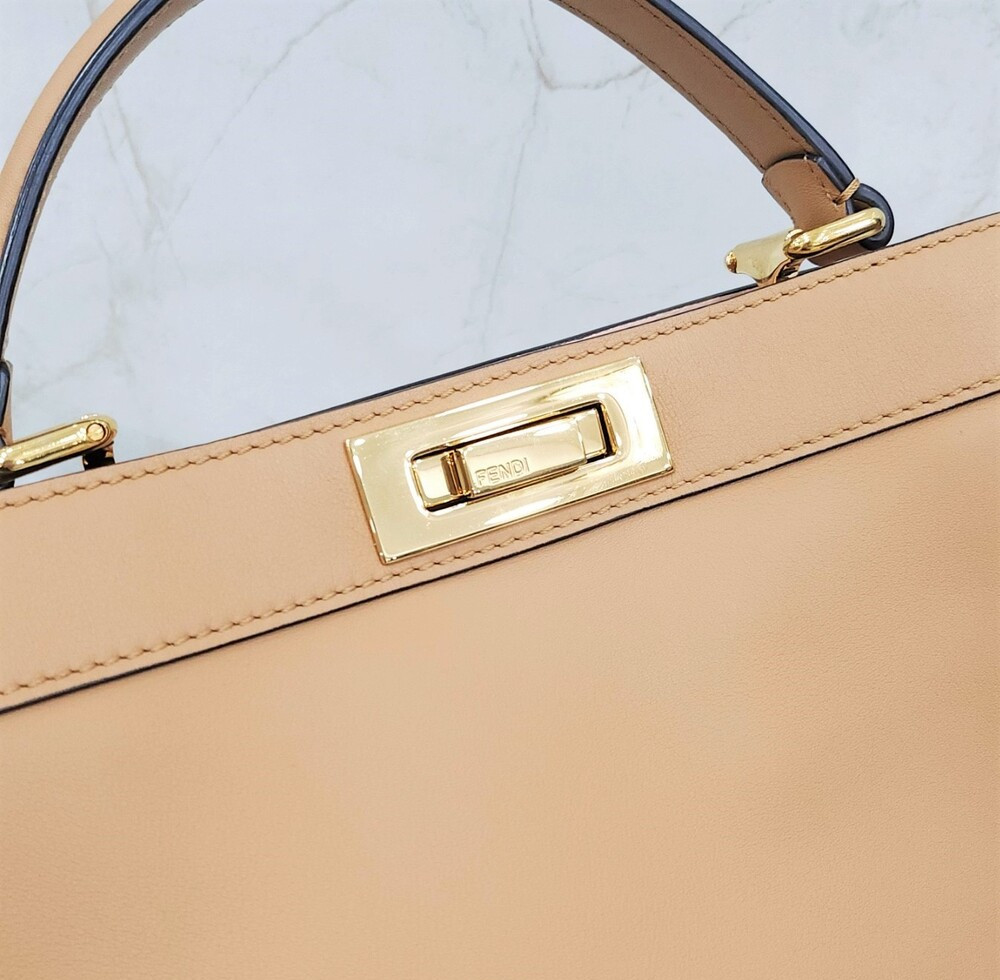 [럭스유] 펜디 피카부 I SEE U 미디움 백