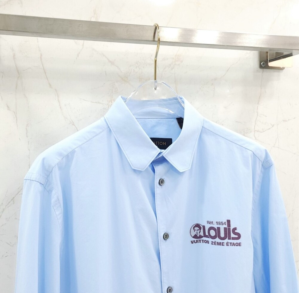 [럭스유] (새상품)  S / 루이비통 로고 프린팅 레귤러 블루 셔츠