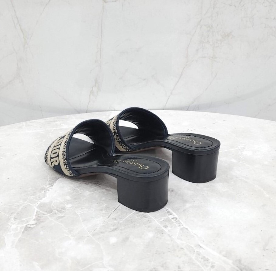 [럭스유] 34 / 디올 딥블루 자수 코튼 디웨이 뮬 힐 슬라이드 KCQ244ERC