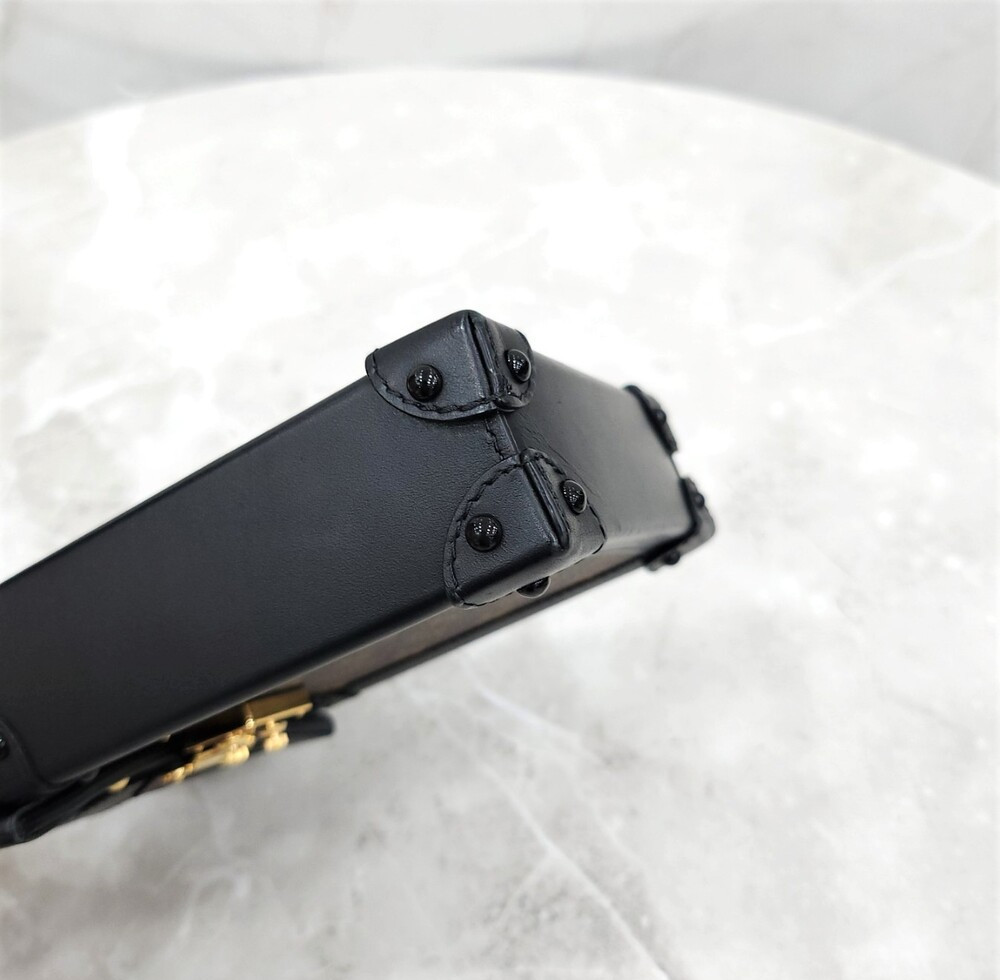 [럭스유] 루이비통 포쉐트 트렁크 버티컬 체인백