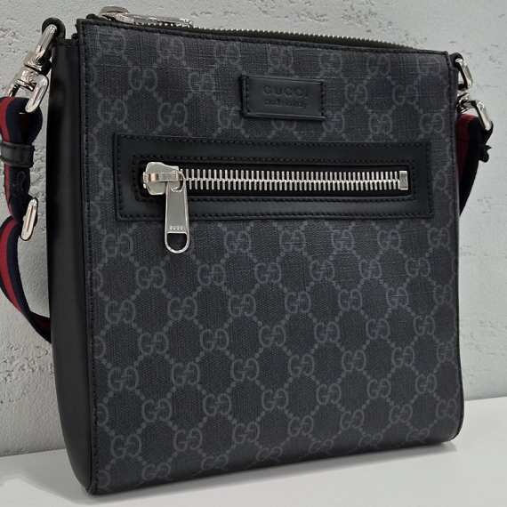 구찌 GG 블랙 수프림 스몰 메신저 크로스백 523599