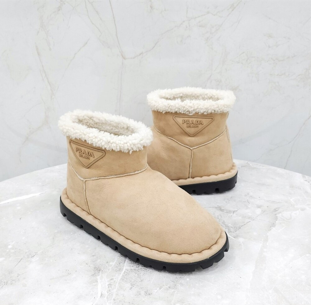 [럭스유] (새상품) 35.5 / 프라다 스웨이드 시어링 어그 부츠 1T217N