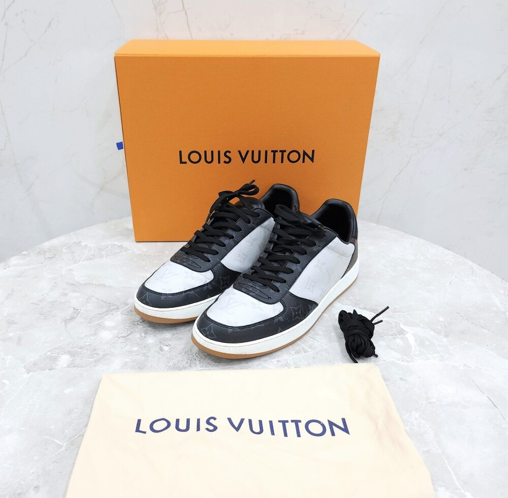 [럭스유] 9 / 루이비통 모노그램 리볼리 스니커즈 1A8WG8