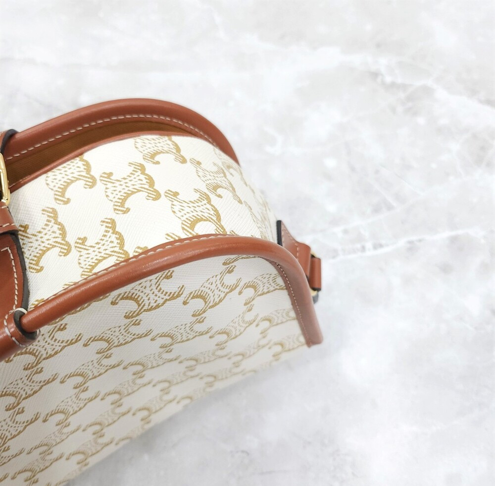 [럭스유] 셀린느 트리옹프 캔버스 미디엄 폴코백 191502BZJ.01BC