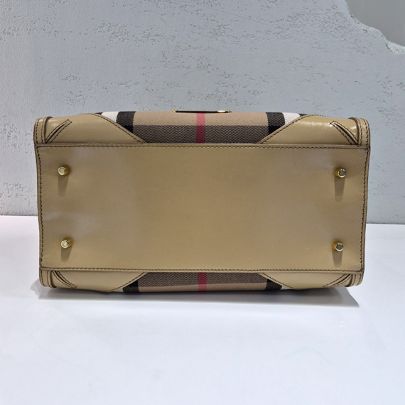 버버리 하우스체크 캔버스 벨트 토트백 3806114