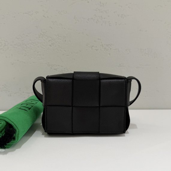 보테가베네타 인트레치아토 미니 카세트 크로스백 666688