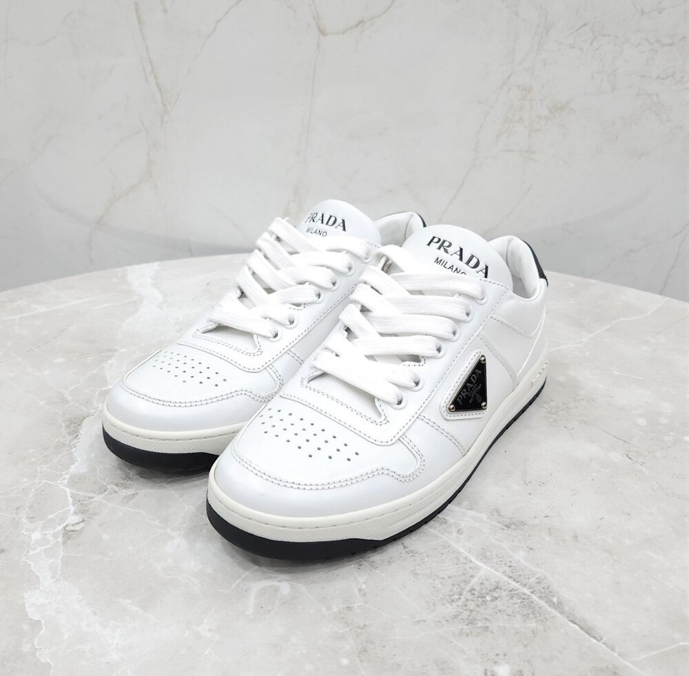 [럭스유] 37.5 / 프라다 화이트 다운타운 레더 스니커즈 1E792M