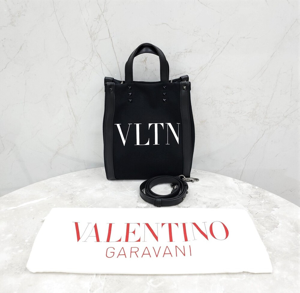 [럭스유] (새상품) 발렌티노 락스터드 가라바니 로고 토트 숄더백 4Y2B0B78