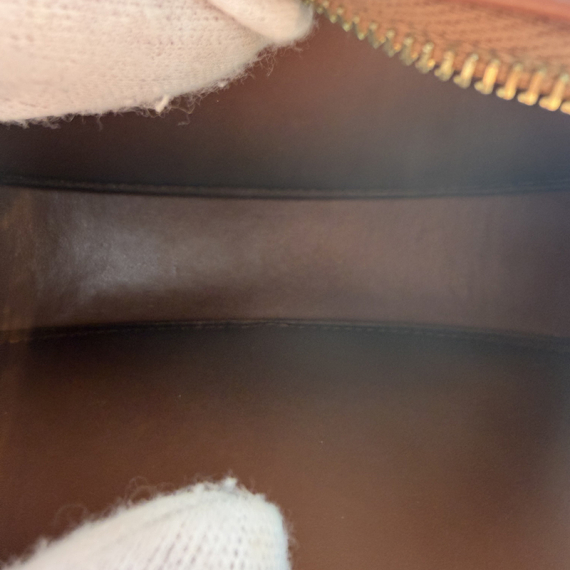 셀린느 트리옹프 오벌 펄스 미니 크로스백 10I703DPQ