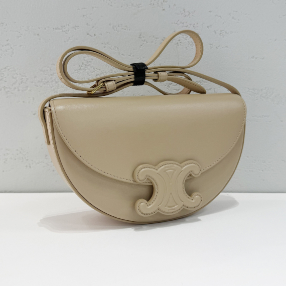 셀린느 퀴르 트리오페 베사체 숄더백 111233DU3 전시상품급