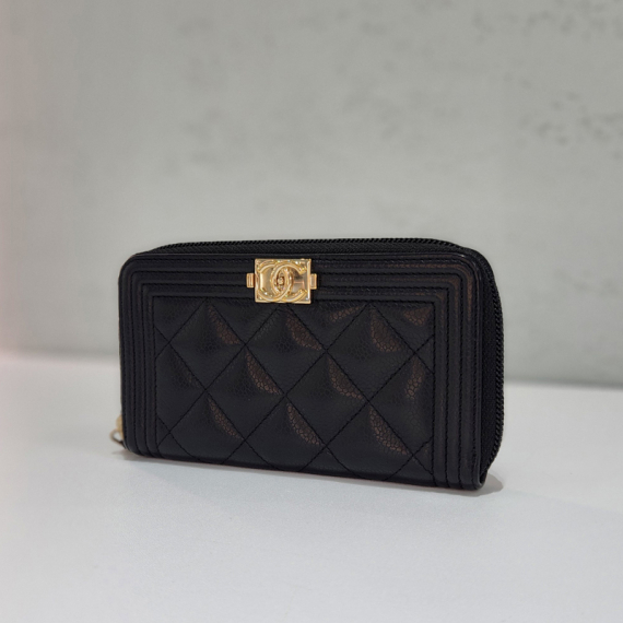 샤넬 보이 캐비어 금장 중지갑 28번대 A80566