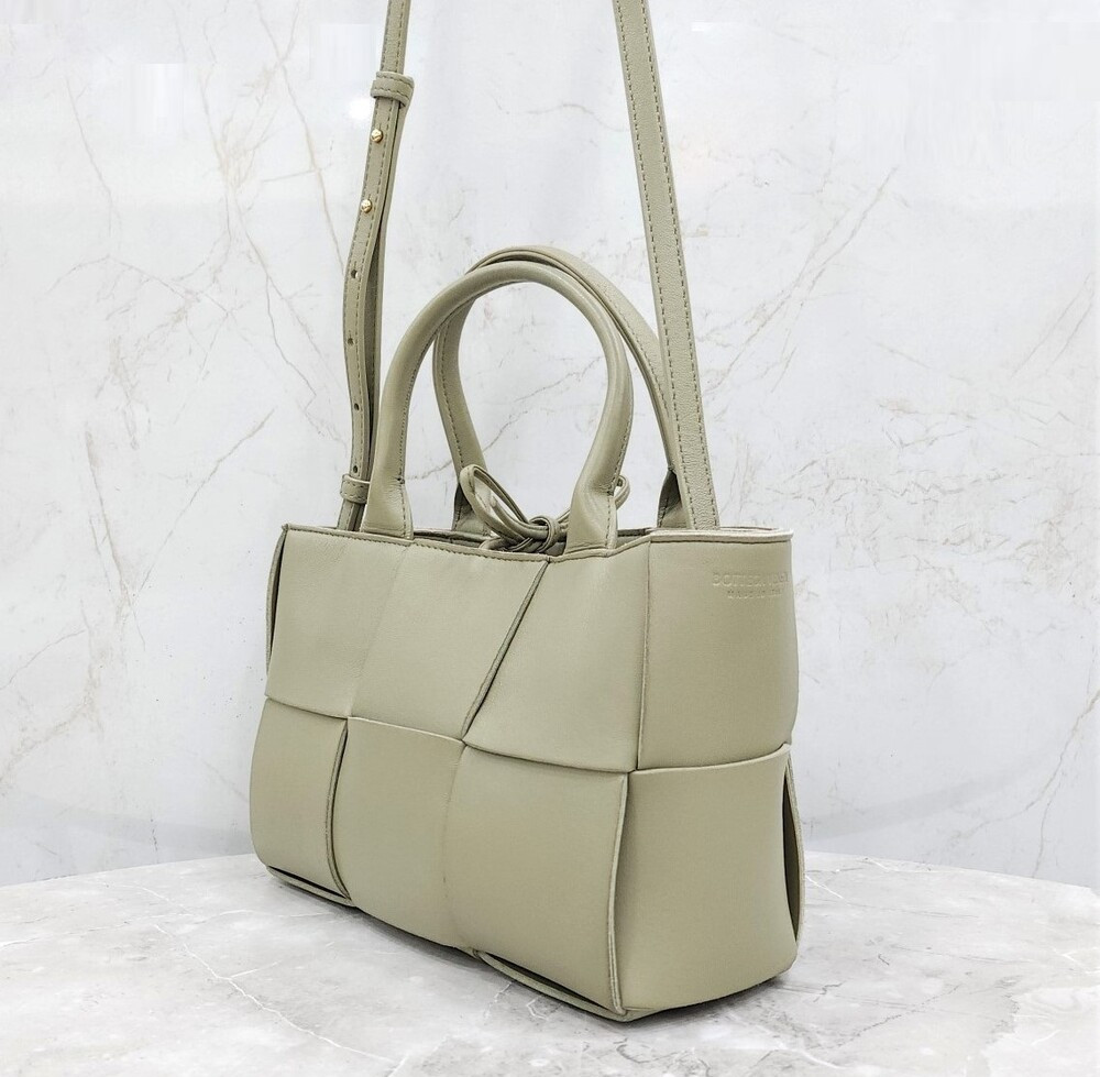 [럭스유] 보테가베네타 인트레치아토 아르코 스몰 백 652867