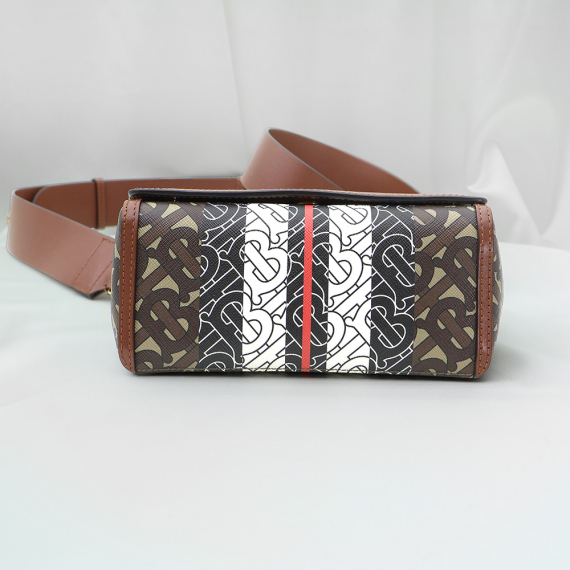 Burberry(버버리) 80207231 TB 모노그램 스트라이프 E캔버스 브라운 레더 스몰 크로스백