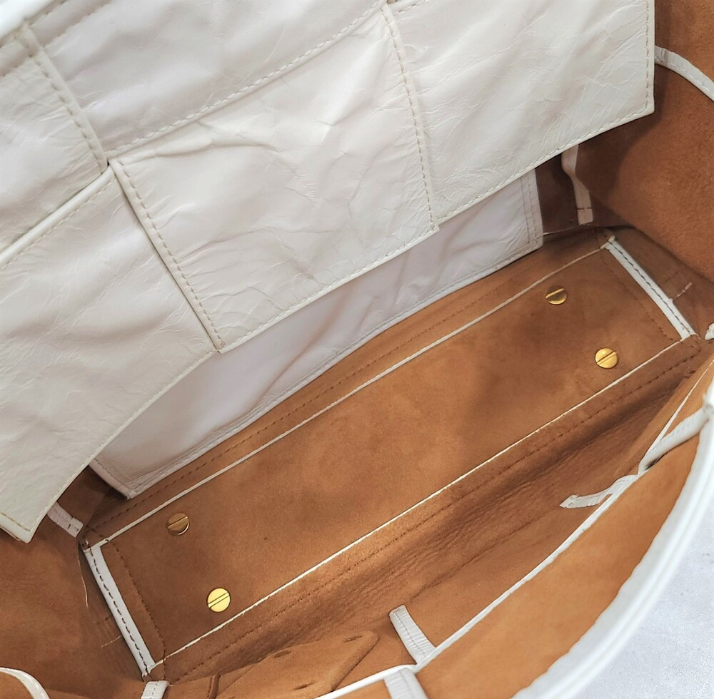 [럭스유] 보테가베네타 화이트 인트레치아토 아르코 백 스몰 666873