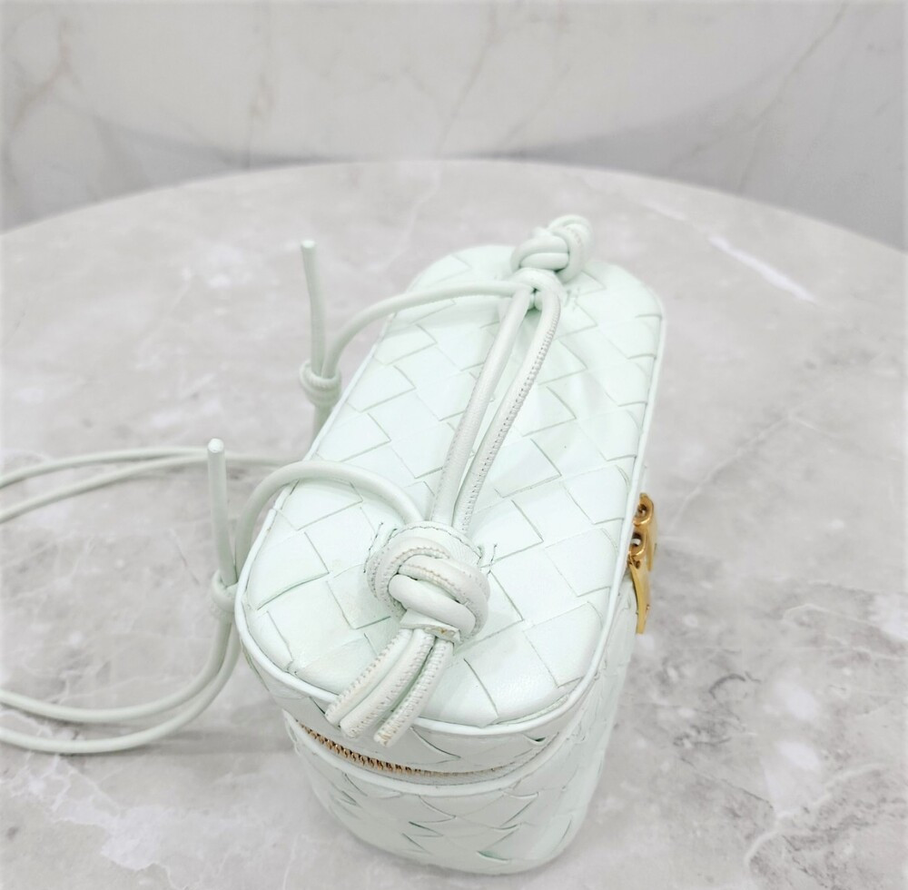 [럭스유] 보테가베네타 인트레치아토 미니 베니티 케이스 크로스백 743551