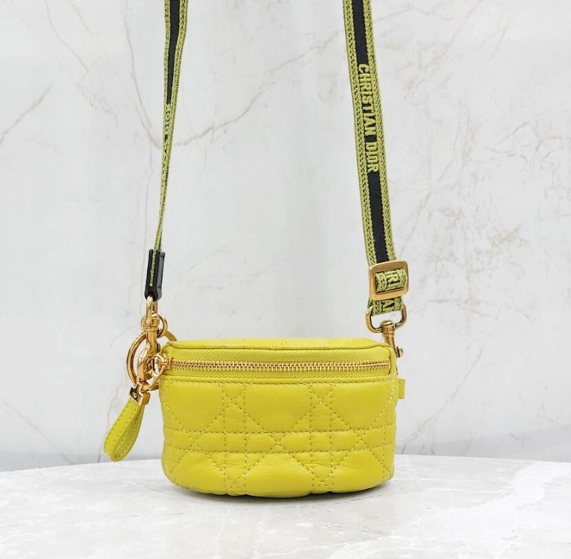 [럭스유] (새상품) 디올 카로 디테처블 하프문 파우치 크로스백