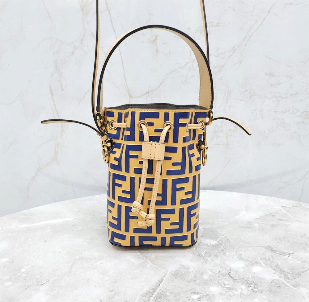 [럭스유] 펜디 FF 몬트레조 레더 버킷백