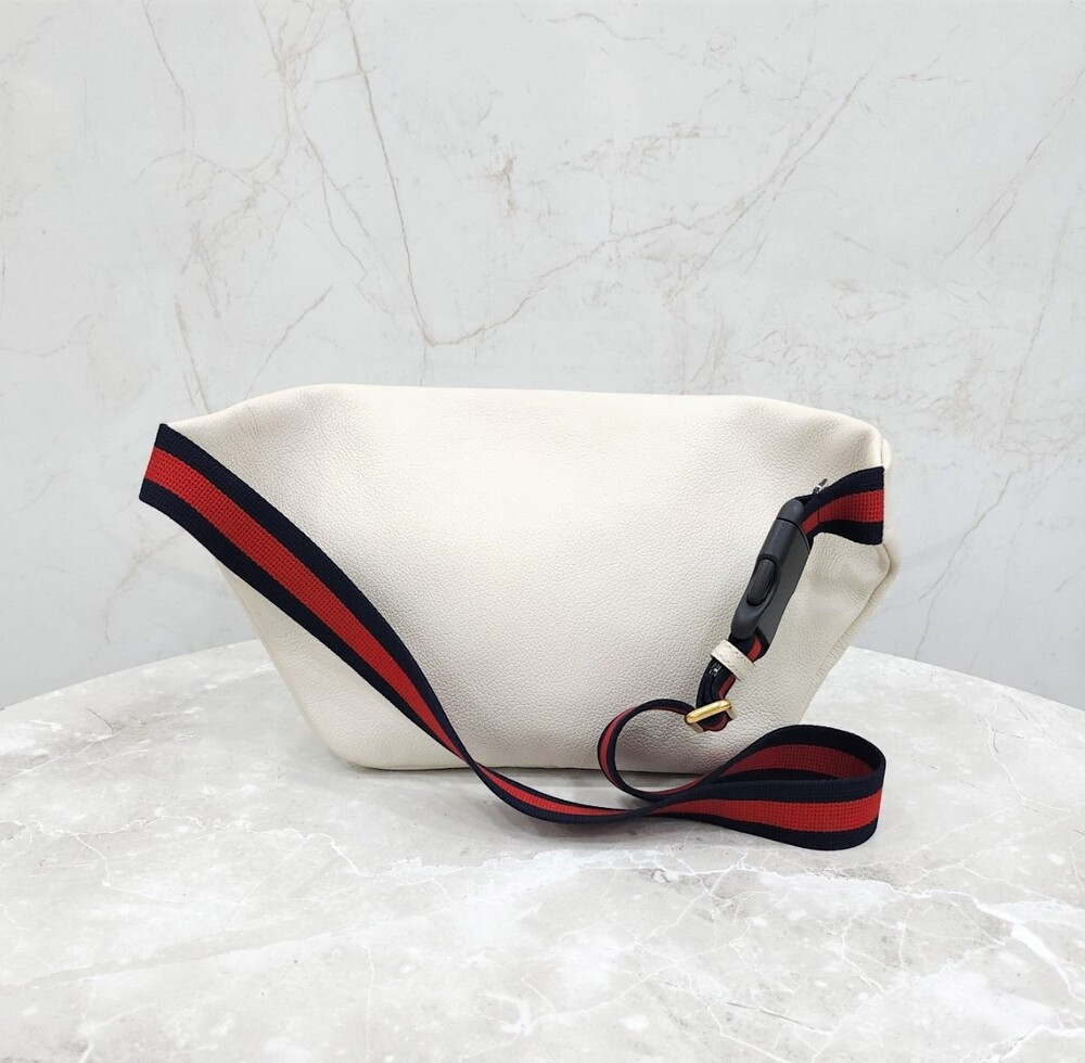 [럭스유] 구찌 띠로고 삼선 레더 힙색 530412