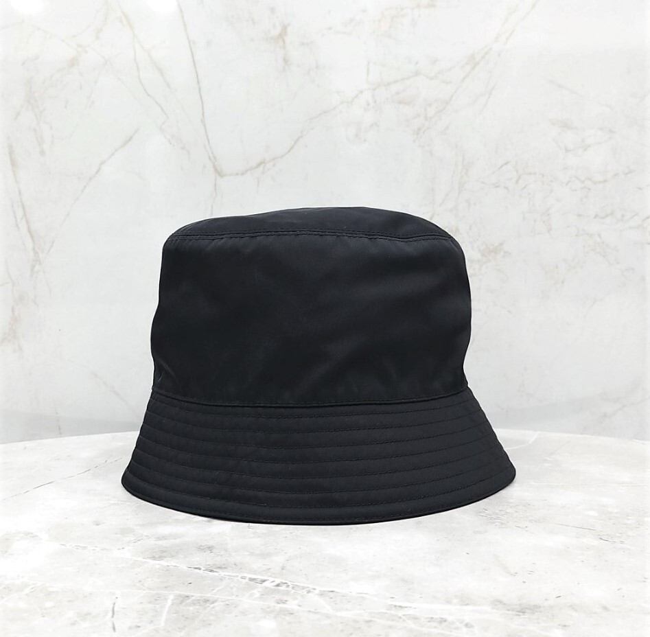 [럭스유] 프라다 삼각로고 나일론 버킷햇 L 1HC137