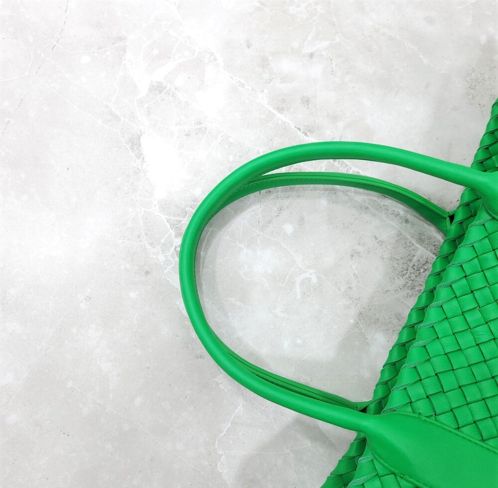 [럭스유] (새상품) 보테가베네타 미디움 까바 토트백