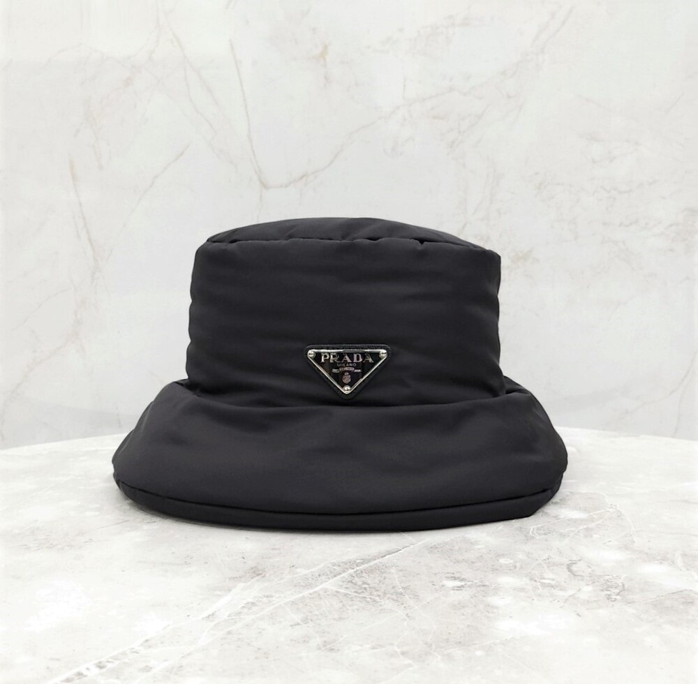 [럭스유] (새상품) 프라다 삼각로고 패딩 버킷햇 M 2HC248
